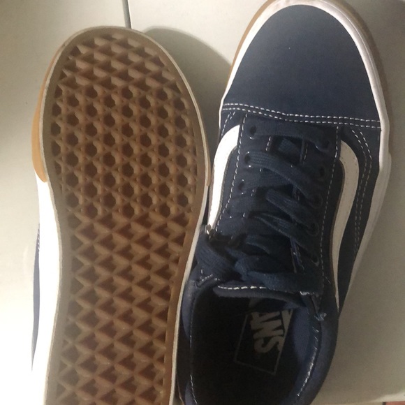 Vans - Picture 6 of 6